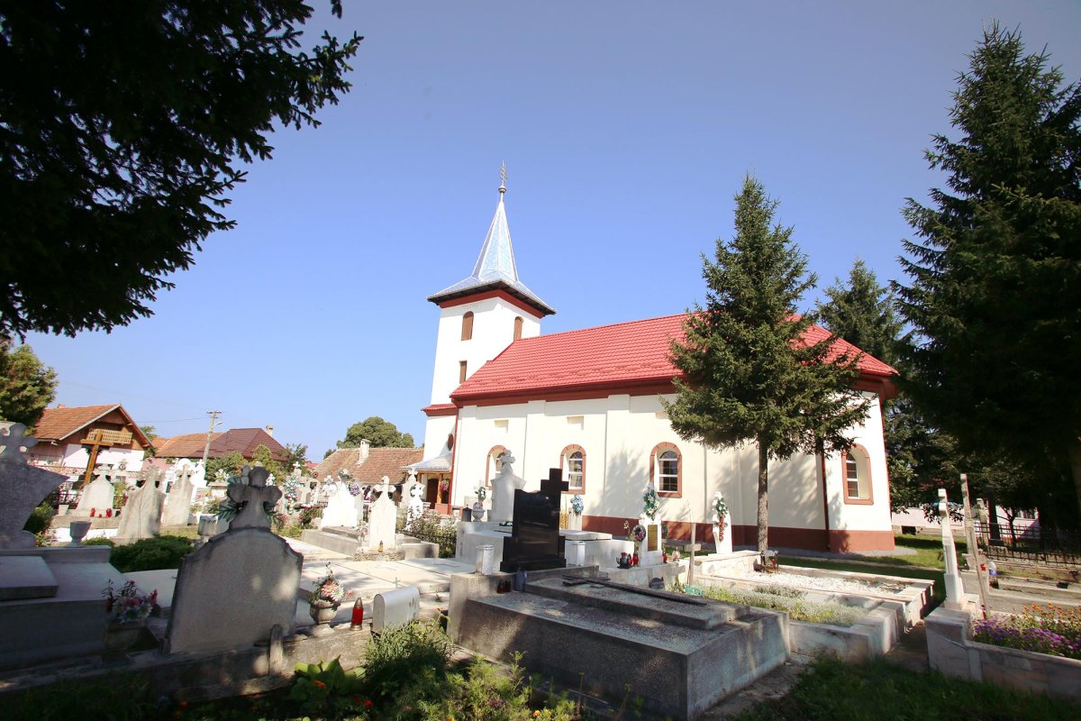 Credință străbună și istorie la poalele Făgărașilor 12867