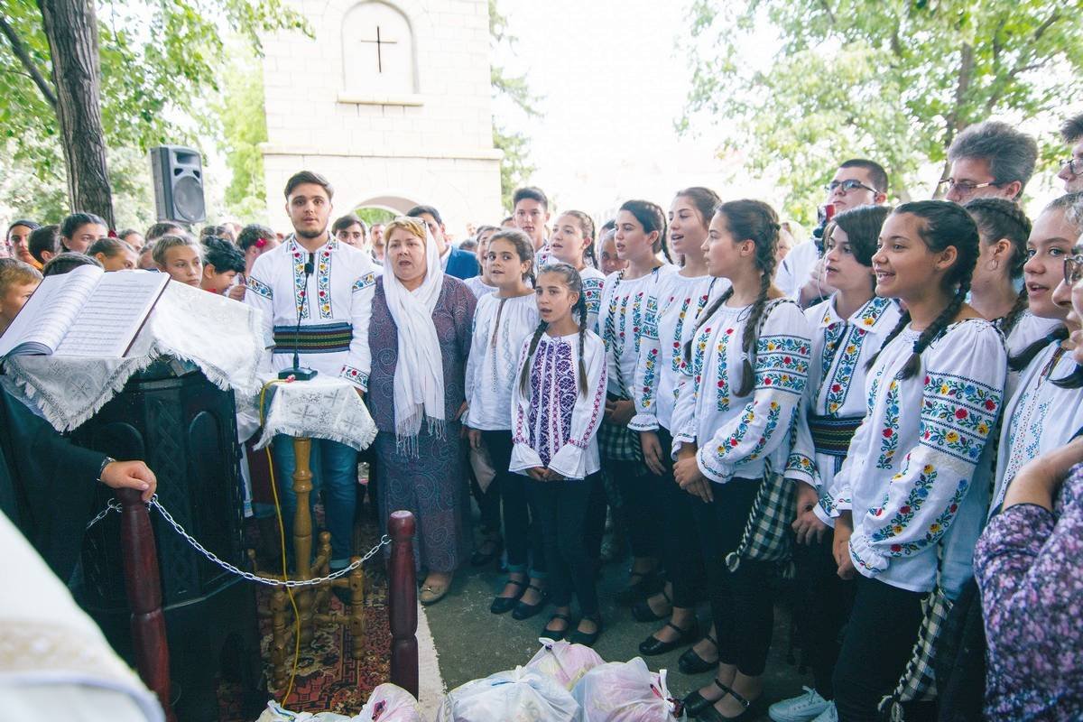 Întâlnire în rugăciune la Biserica „Pogorârea Sfântului Duh” din Negreşti 12846