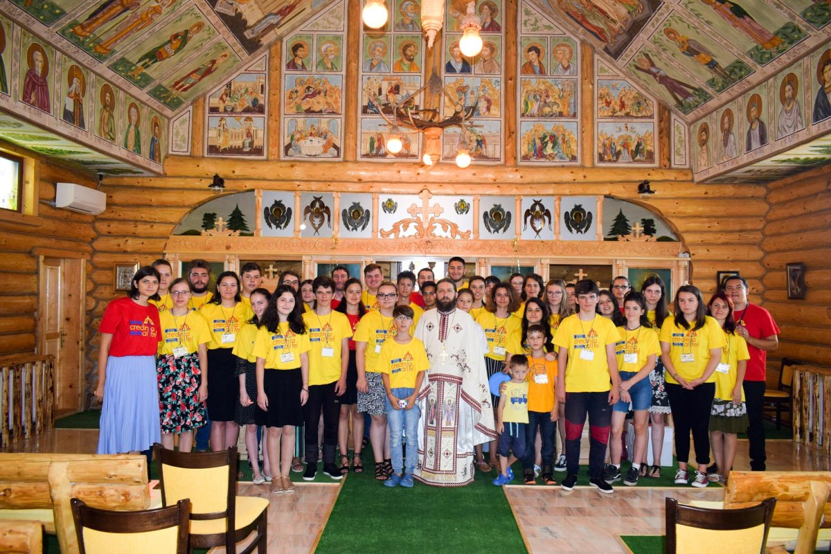 Tabără pentru tineri la Vărădia 12863