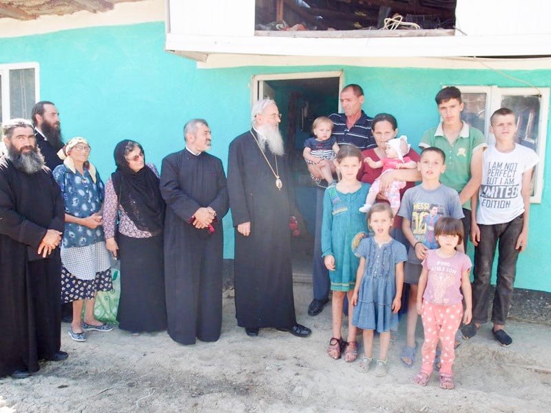 Binecuvântare pentru copiii săraci din Negrești 12818