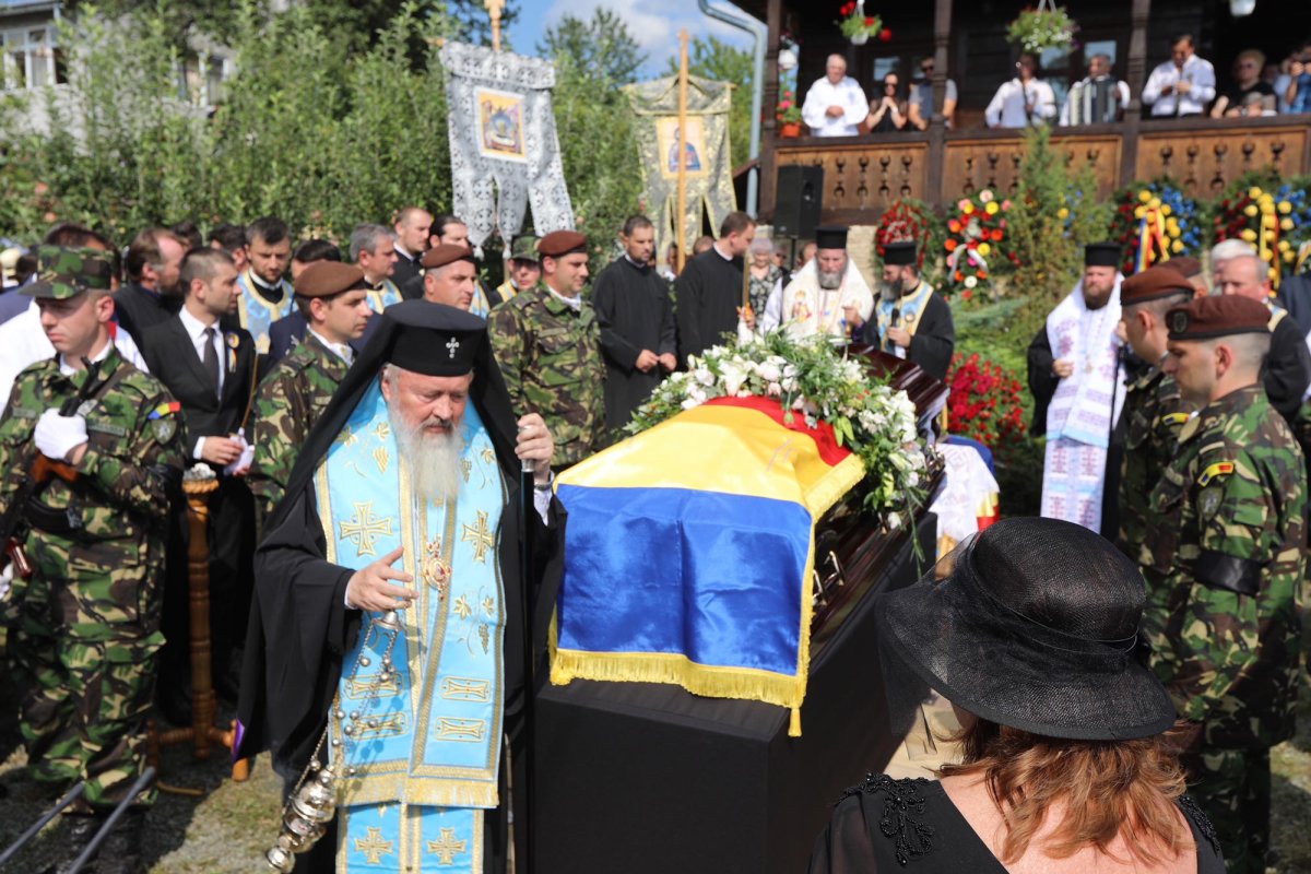 Dumitru Fărcaș a fost înmormântat în localitatea natală Groşi, lângă Baia Mare 12782