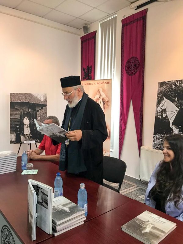 Expoziție dedicată reginei Maria la Curtea de Argeș 12825