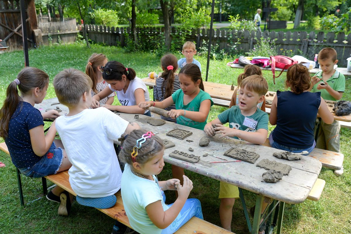 Vacanţa de vară pe uliţele Muzeului Satului 12810