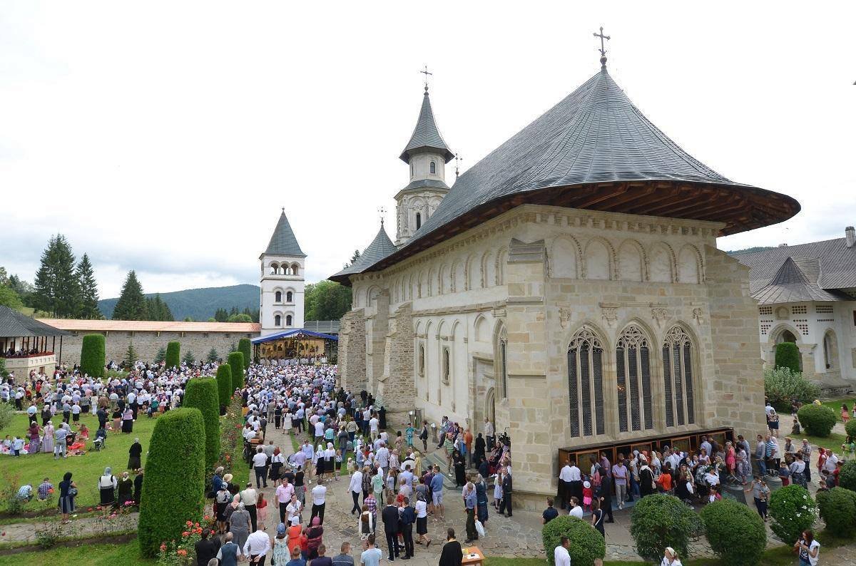 Coroana Sfântului Voievod Ştefan cel Mare va fi adusă la Mănăstirea Putna 12706