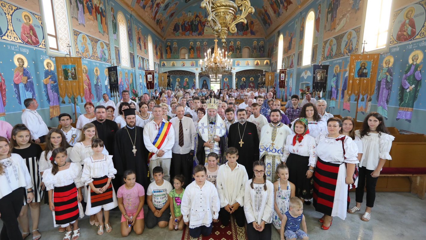 Slujiri arhierești în Postul Adormirii Maicii Domnului 12711