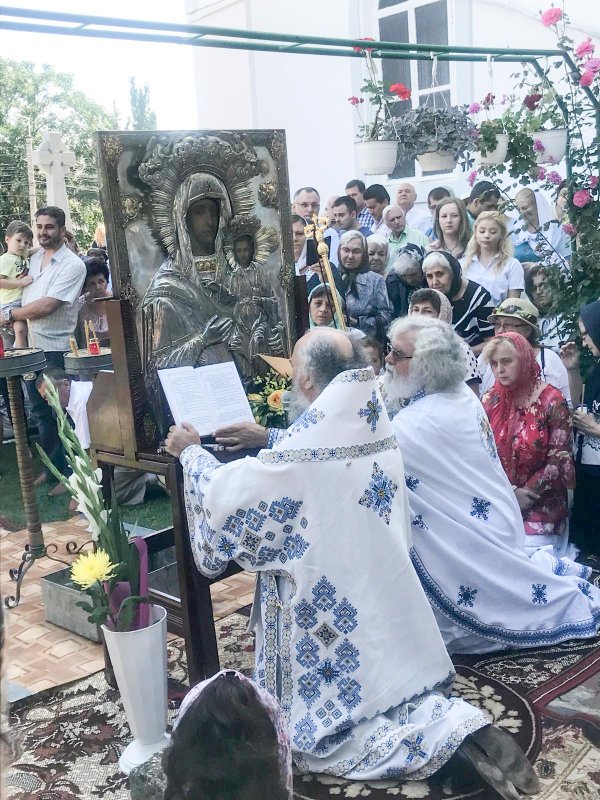 Binecuvântare pentru credincioșii gălățeni 12689