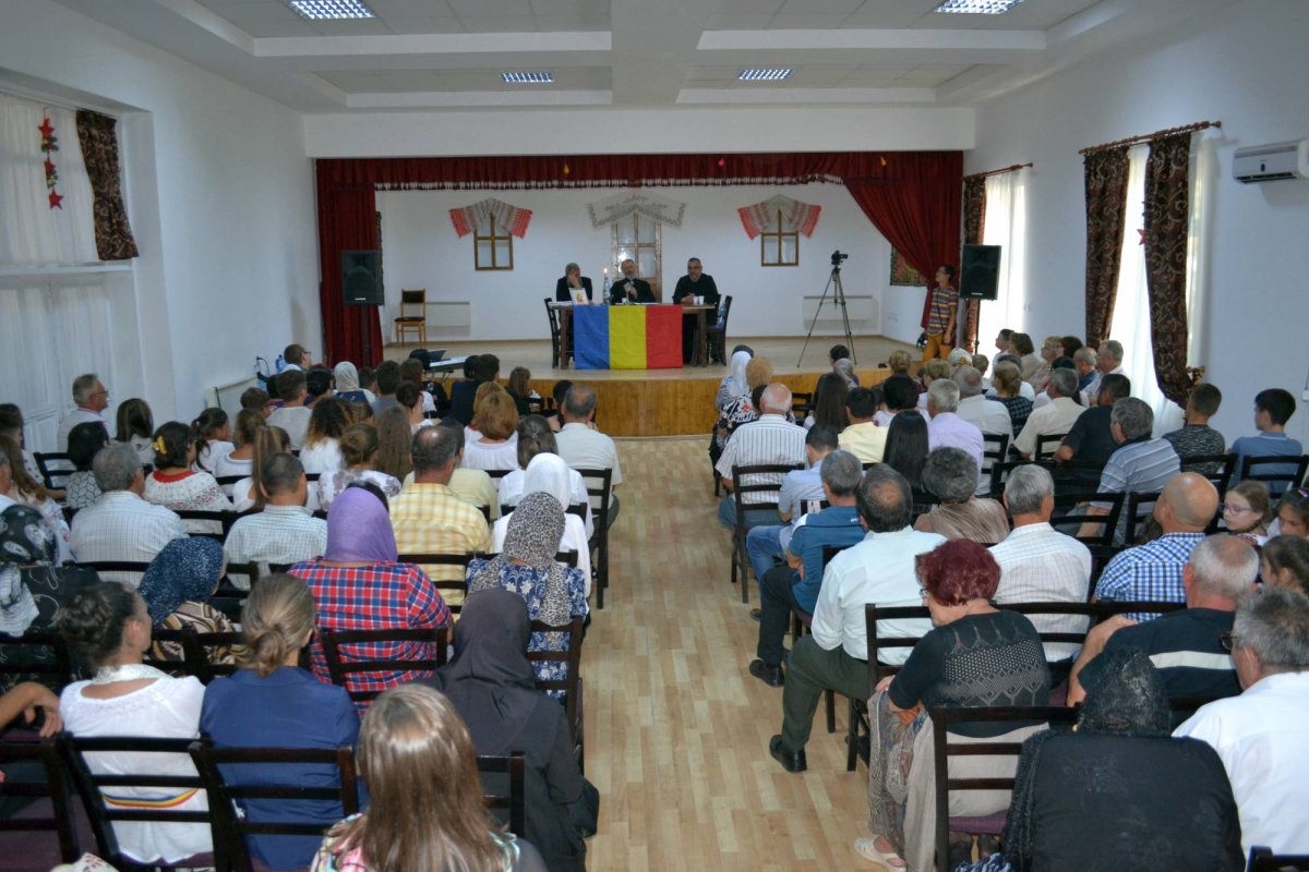 „Contribuţia Bisericii botoşănene la Unirea din 1918” 12620