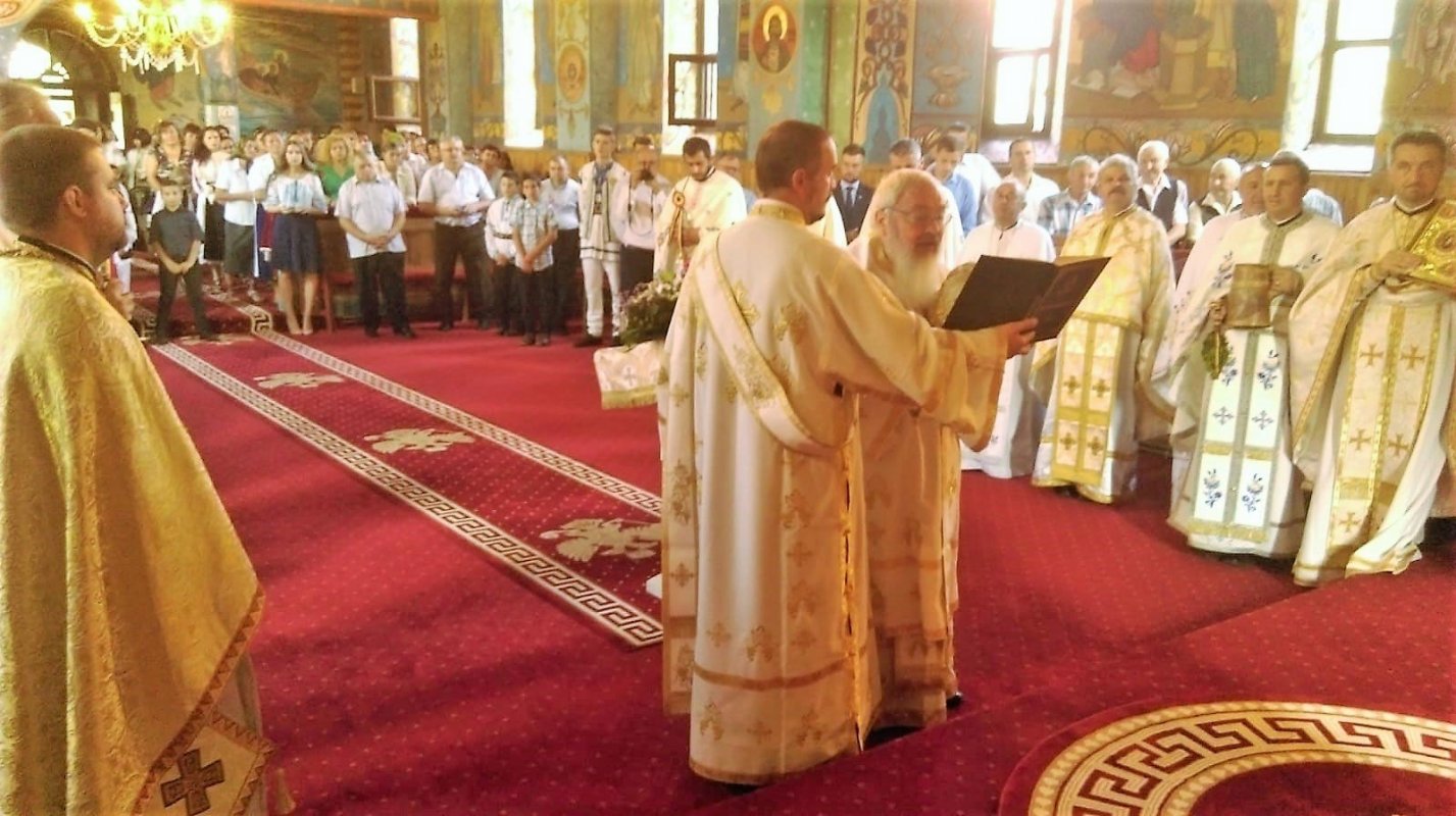 Slujiri arhierești în Duminica a XI-a după Rusalii 12628