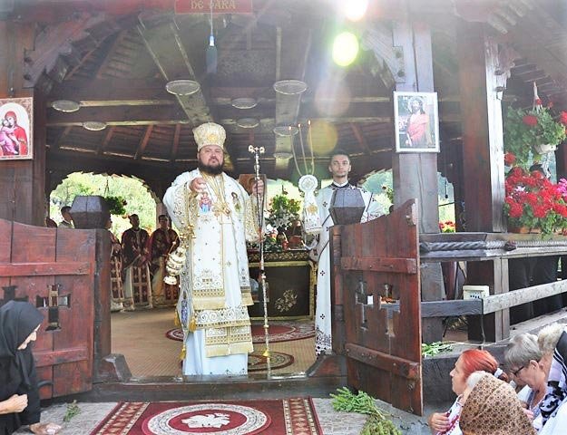 Slujbe arhierești și hramuri la Praznicul Adormirii Maicii Domnului 12523