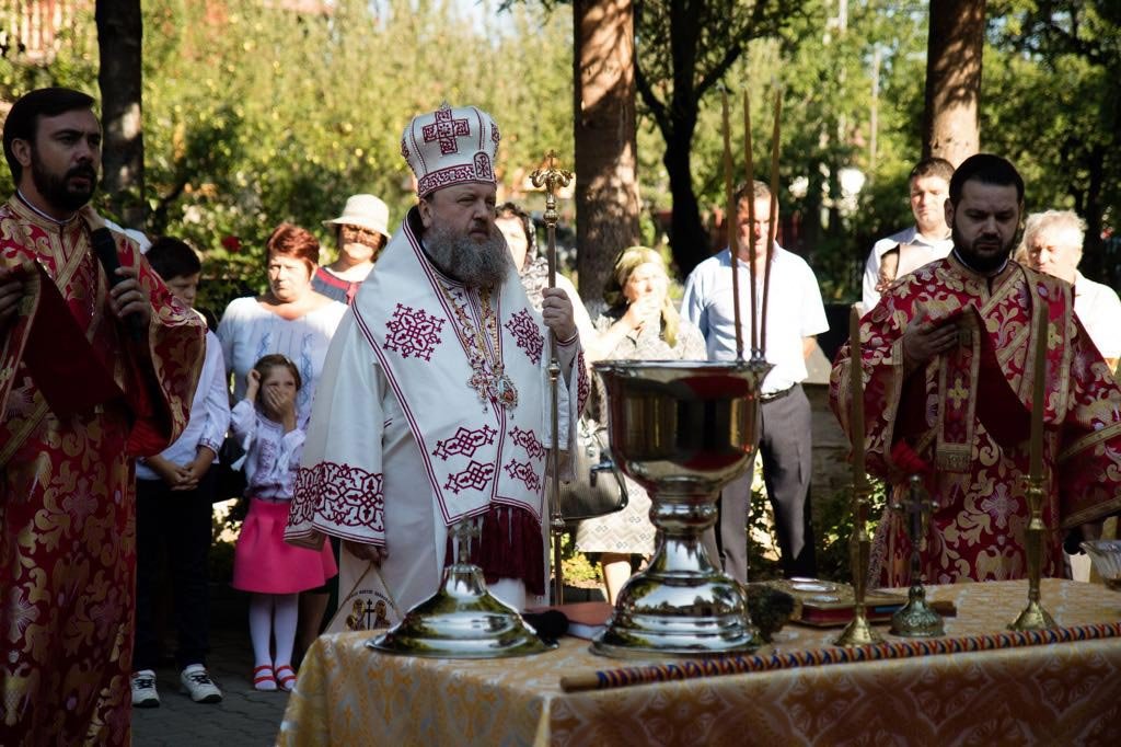 Binecuvântare pentru credincioșii prahoveni 12487