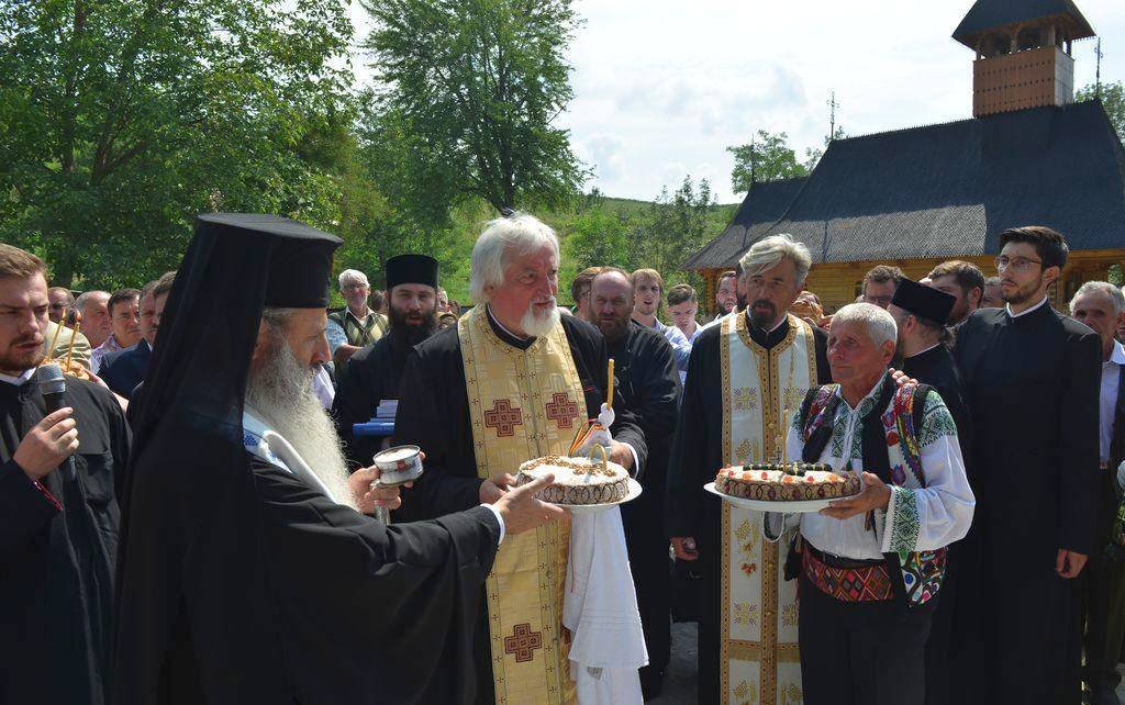 Înaltpreasfinţitul Părinte Teofan a sfinţit Biserica „Sfinţii Împăraţi Constantin şi Elena” din Parohia Soci 12434