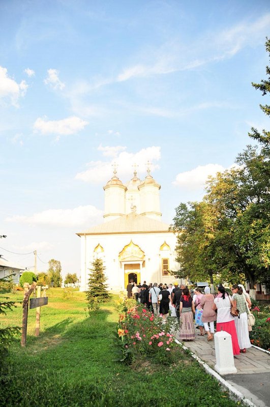 Între depărtarea și apropierea de Creator 12429