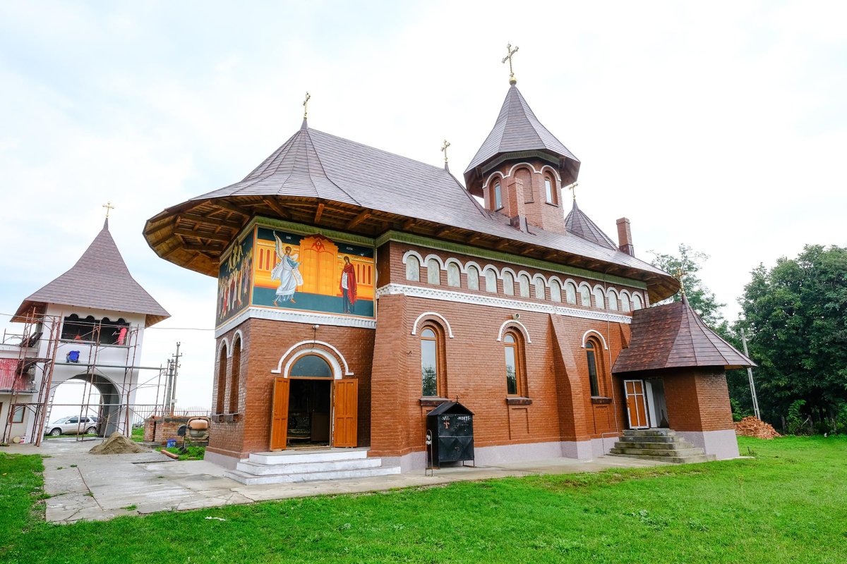 Parohia Zăpodeni de Jos, punte între generații 12169