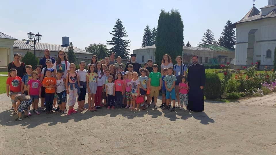 Şcoli de vară în Eparhia Romanului şi Bacăului 12158