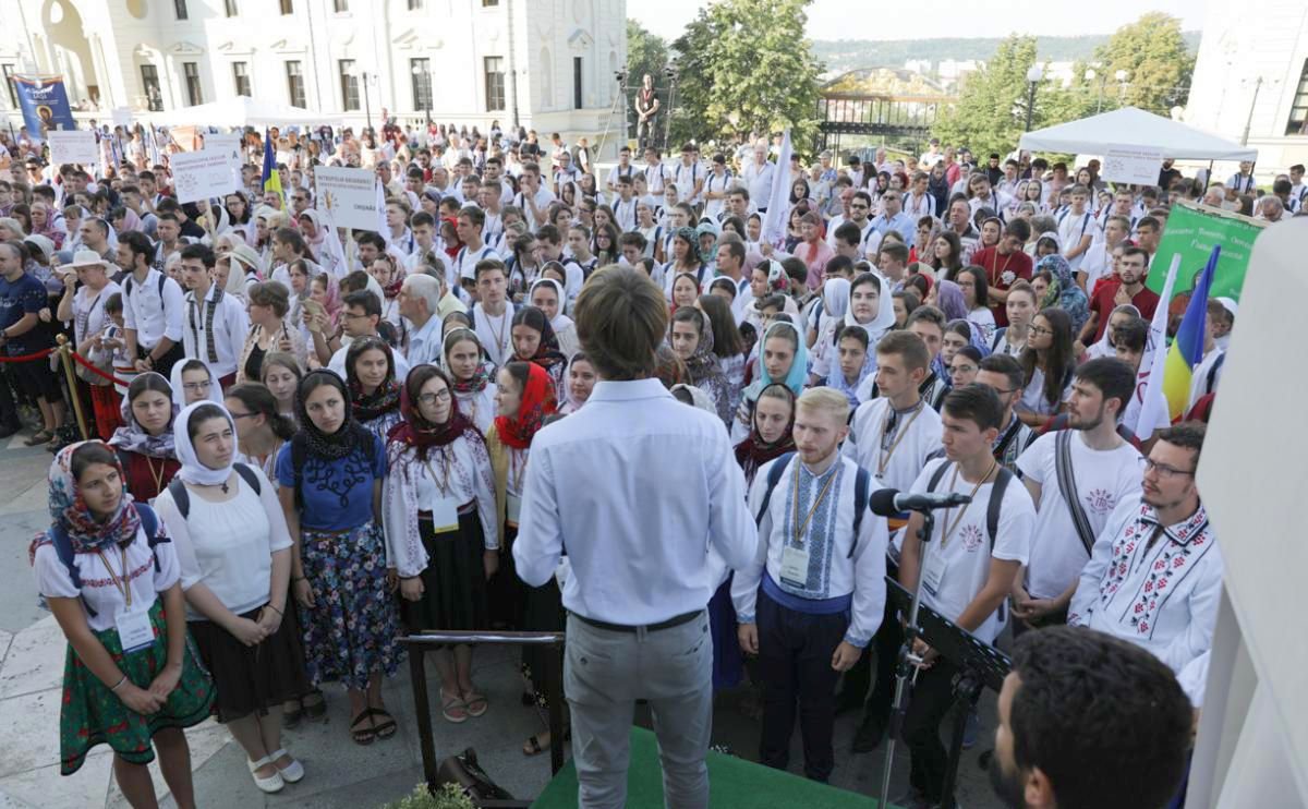 2.000 de tineri la slujba Sfintei Liturghii din cadrul ITOM 2018 de la Iaşi 11976