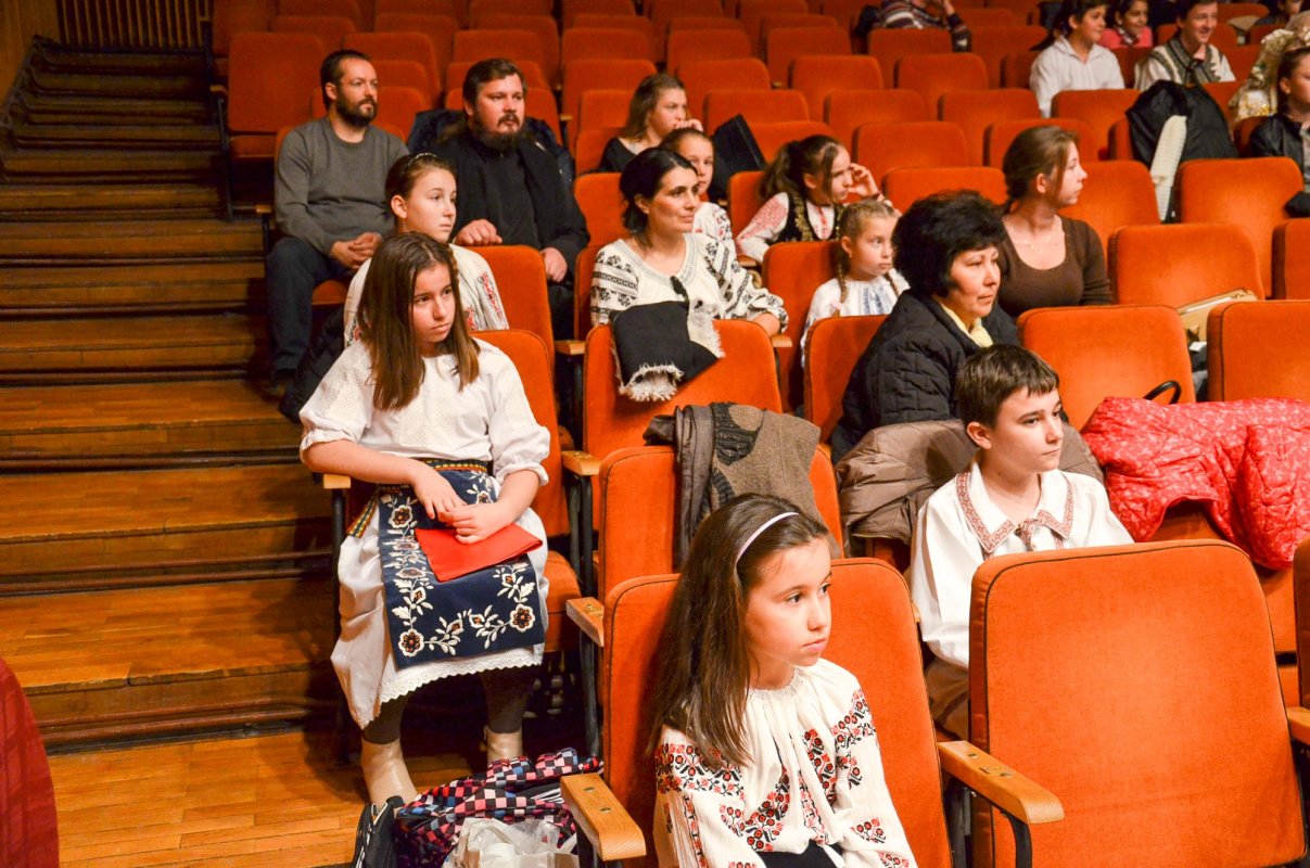 Concurs de poezie și eseu pentru tinerii creatori 12088