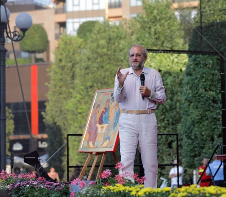 Dan Puric: „Tinerii au nevoie să vibreze la ceea ce le aparţine” 11992