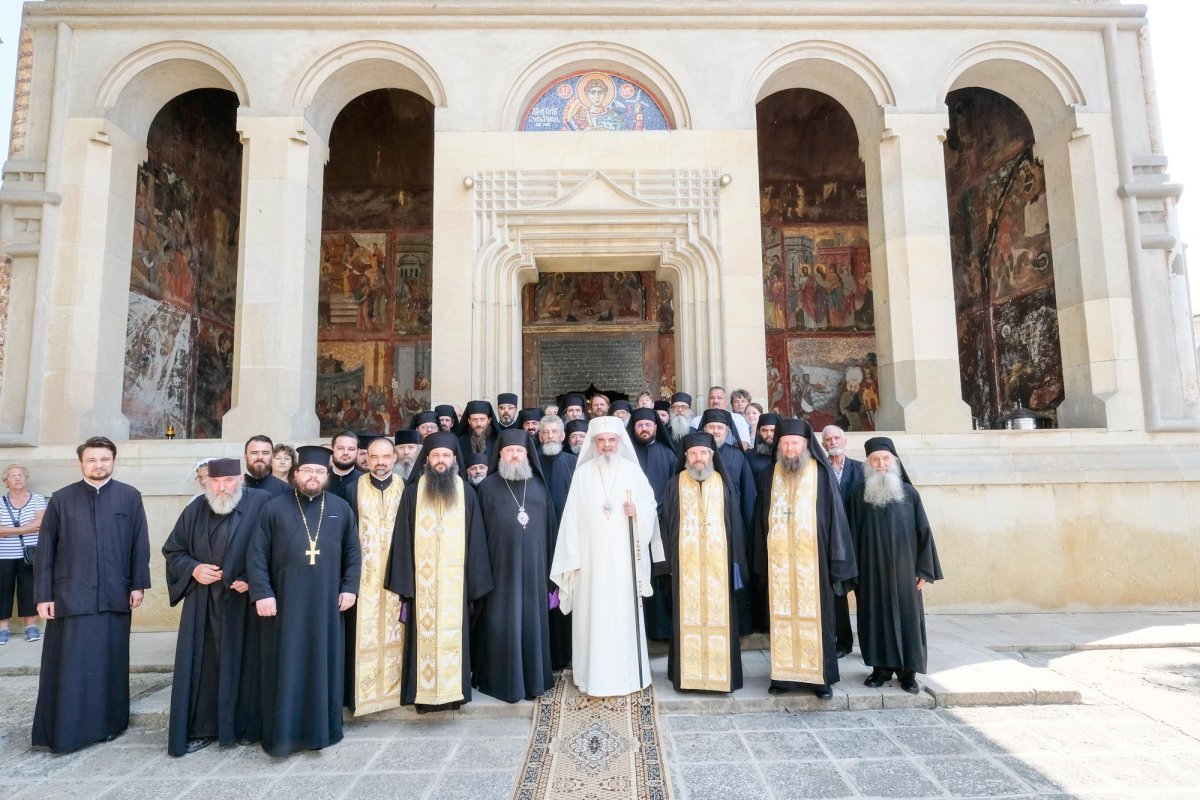 O sută de ani de la trecerea la Domnul a Mitropolitului Primat Ghenadie Petrescu (1918-2018) 12006