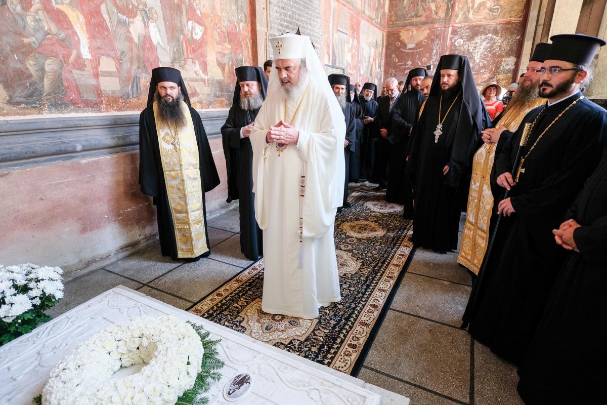 O sută de ani de la trecerea la Domnul a Mitropolitului Primat Ghenadie Petrescu (1918-2018) 12009