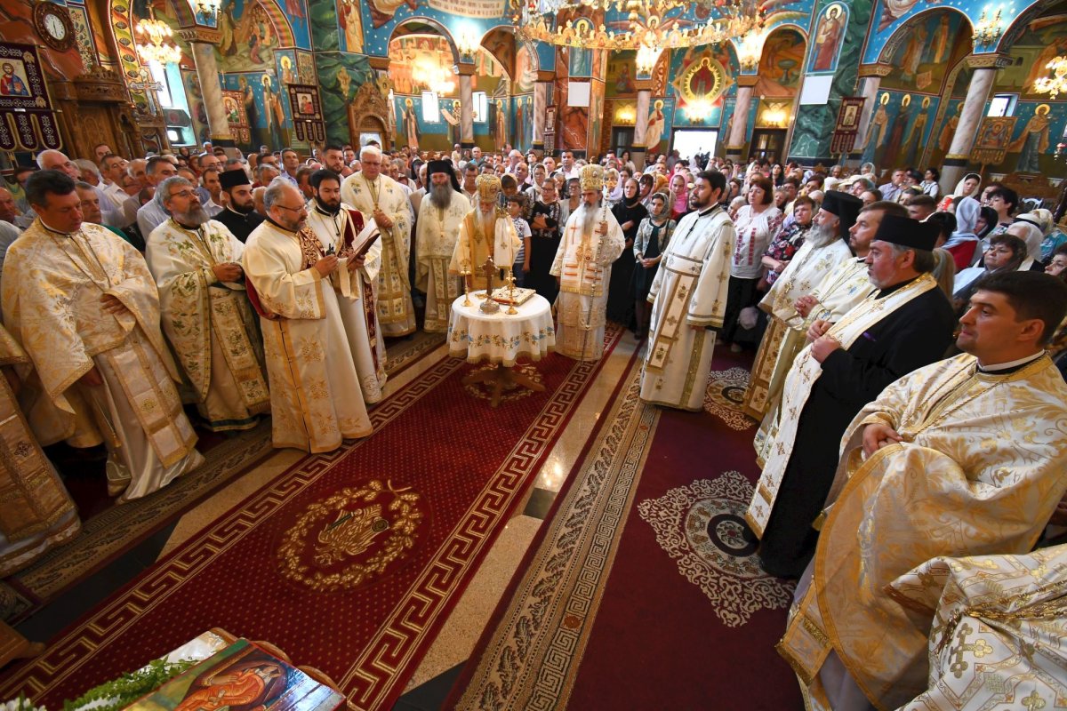 Şapte ani de la sfinţirea catedralei din Gura Humorului 11981