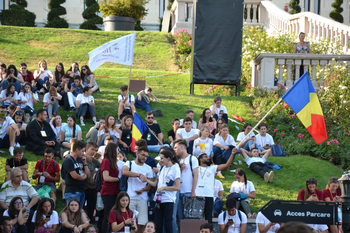 „O clipă de rugăciune și un izvor de speranță” 11904