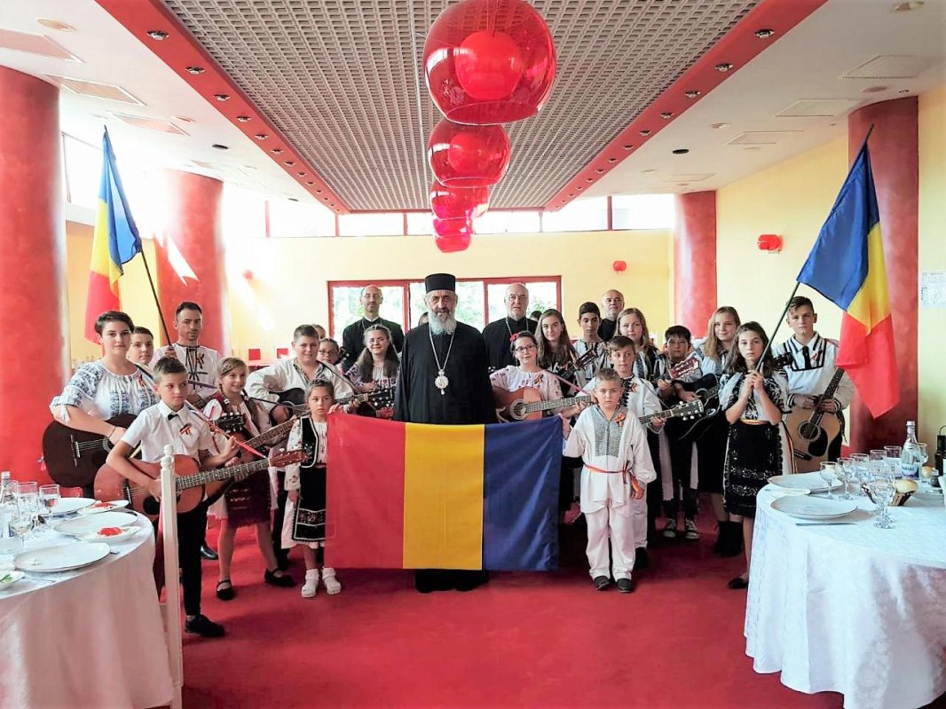 Slujiri arhierești în Duminica a 13-a după Rusalii 11946