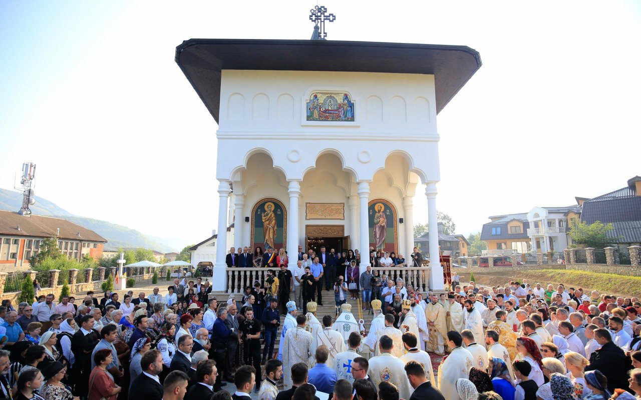 Slujiri arhierești în Duminica a 13-a după Rusalii 11949