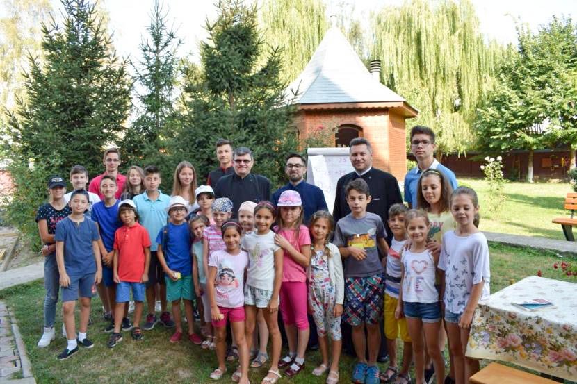 „Joc și creație” pentru 70 de elevi băcăuani 11755