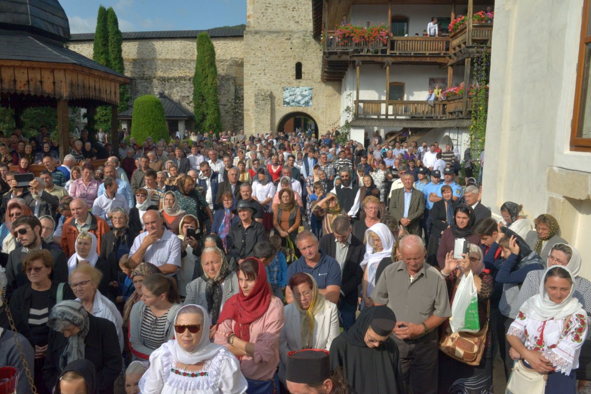 Mănăstirea Secu în zi de sărbătoare 11736