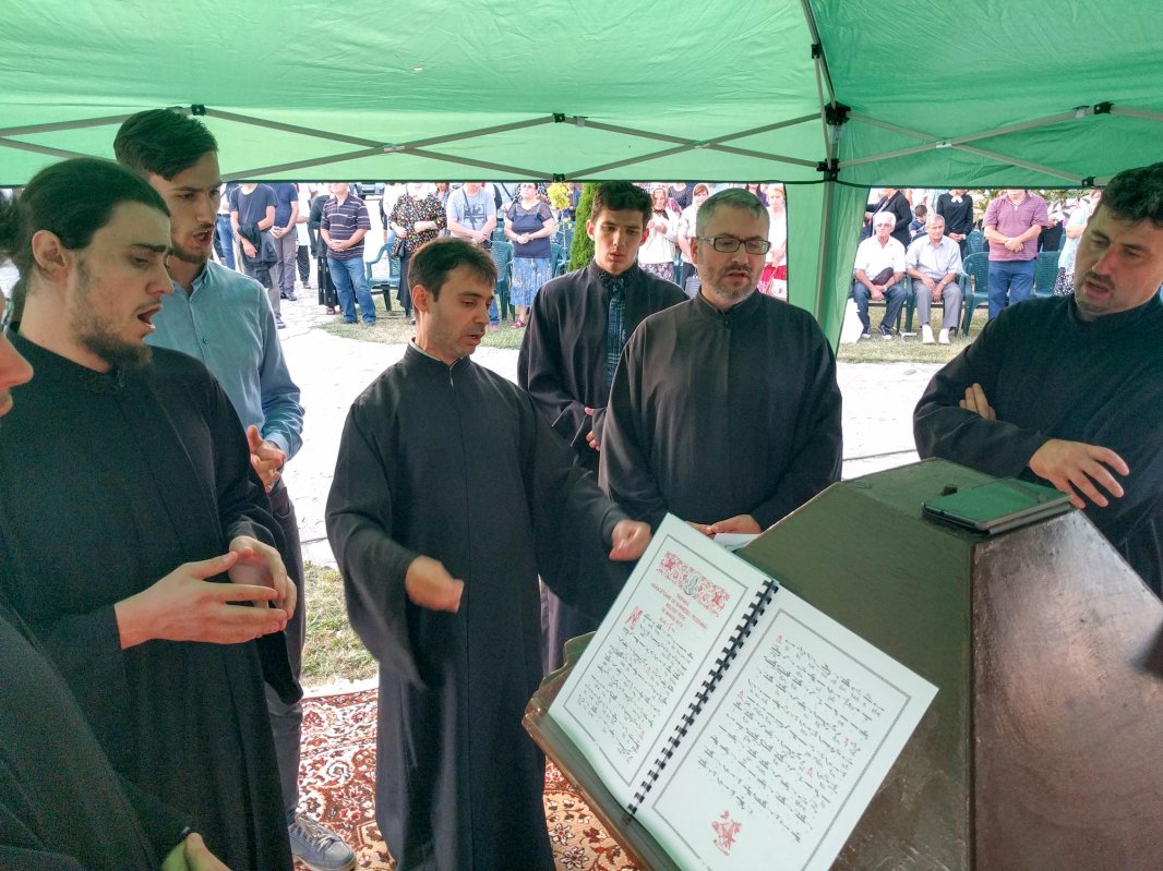 Rugăciuni către Sfântul Ioan Botezătorul la Mănăstirea Timișeni 11808