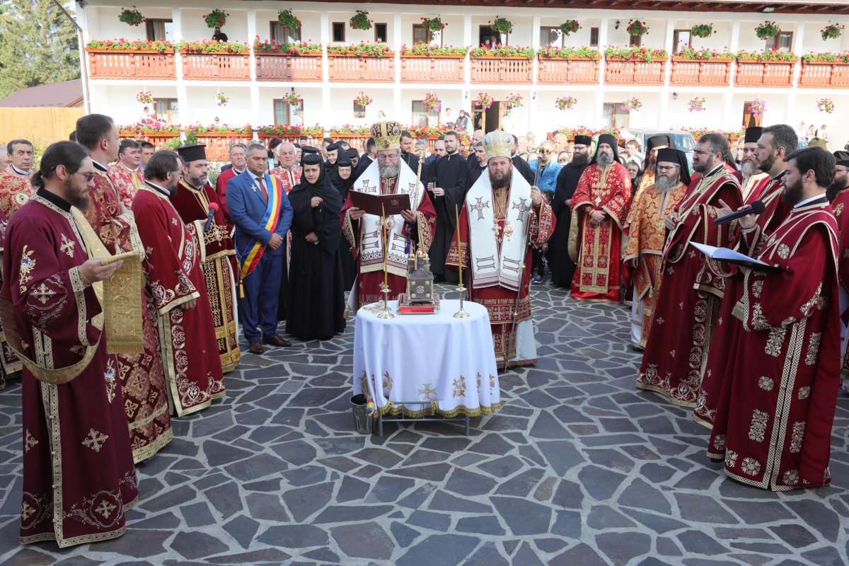 Praznicul Tăierii capului Sfântului Proroc Ioan Botezătorul 11696