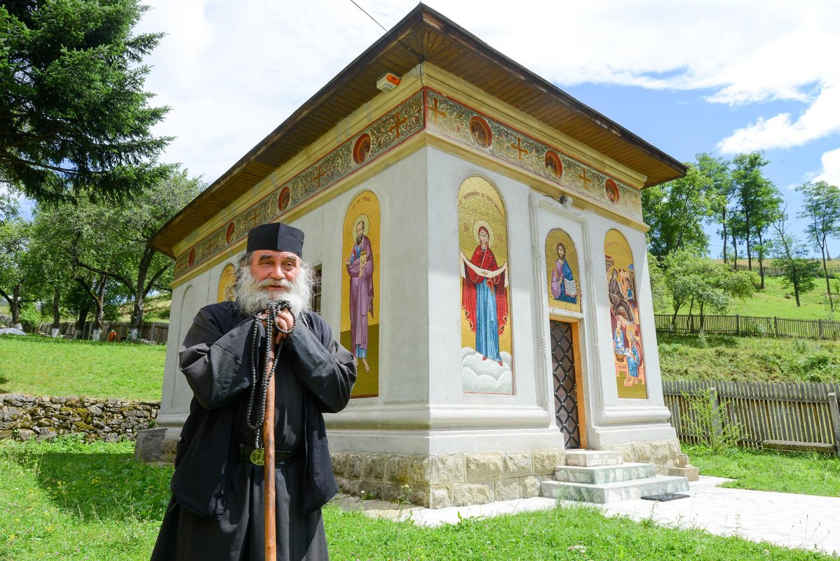 Vieţuirea în singurătate, expresie a iubirii și dorului de Dumnezeu 11544