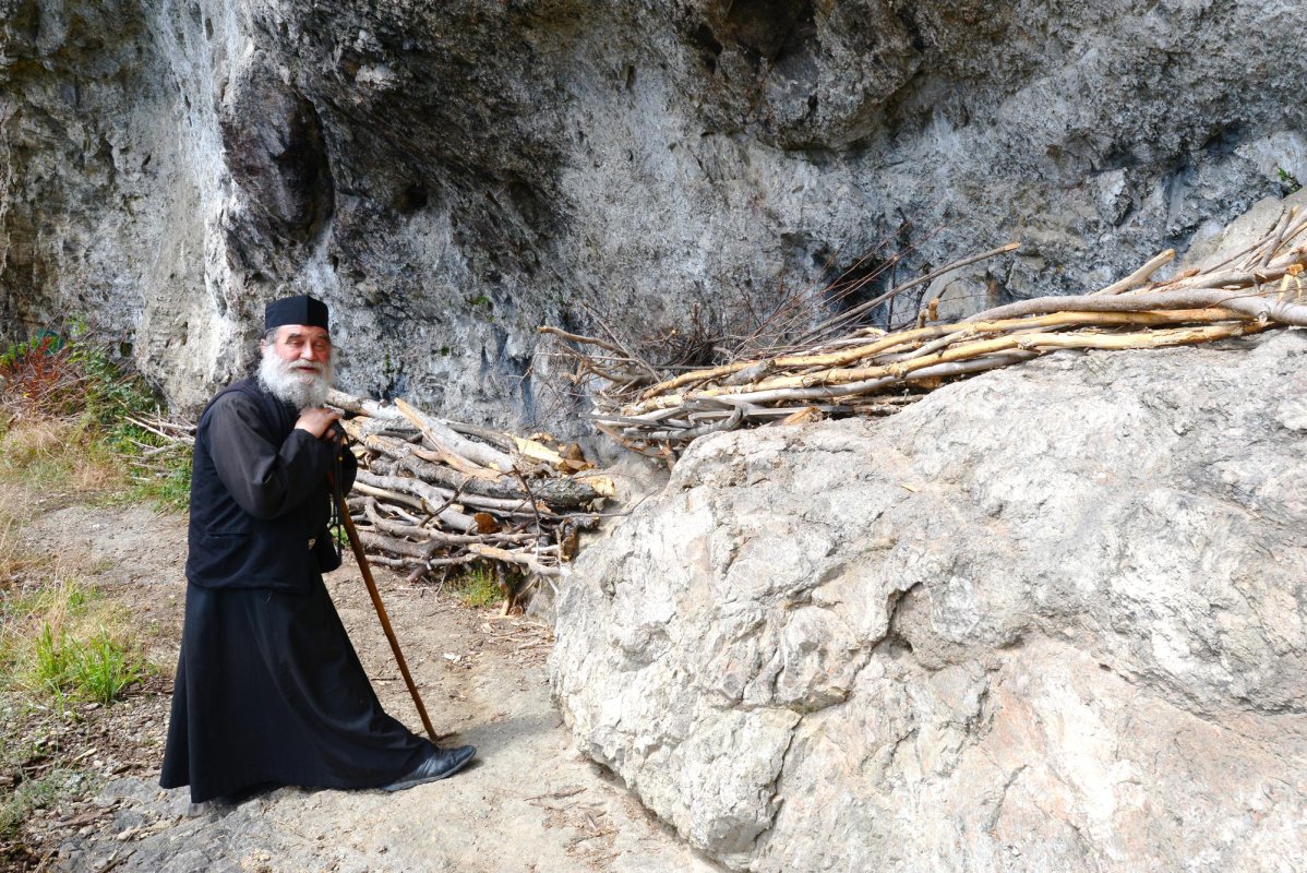 Vieţuirea în singurătate, expresie a iubirii și dorului de Dumnezeu 11547