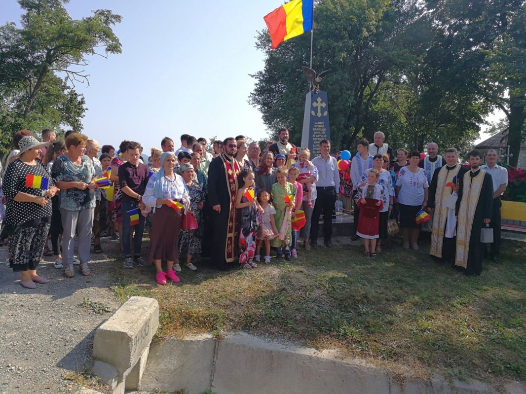 Mărturii ale credinţei şi ale valorilor strămoşeşti 11398