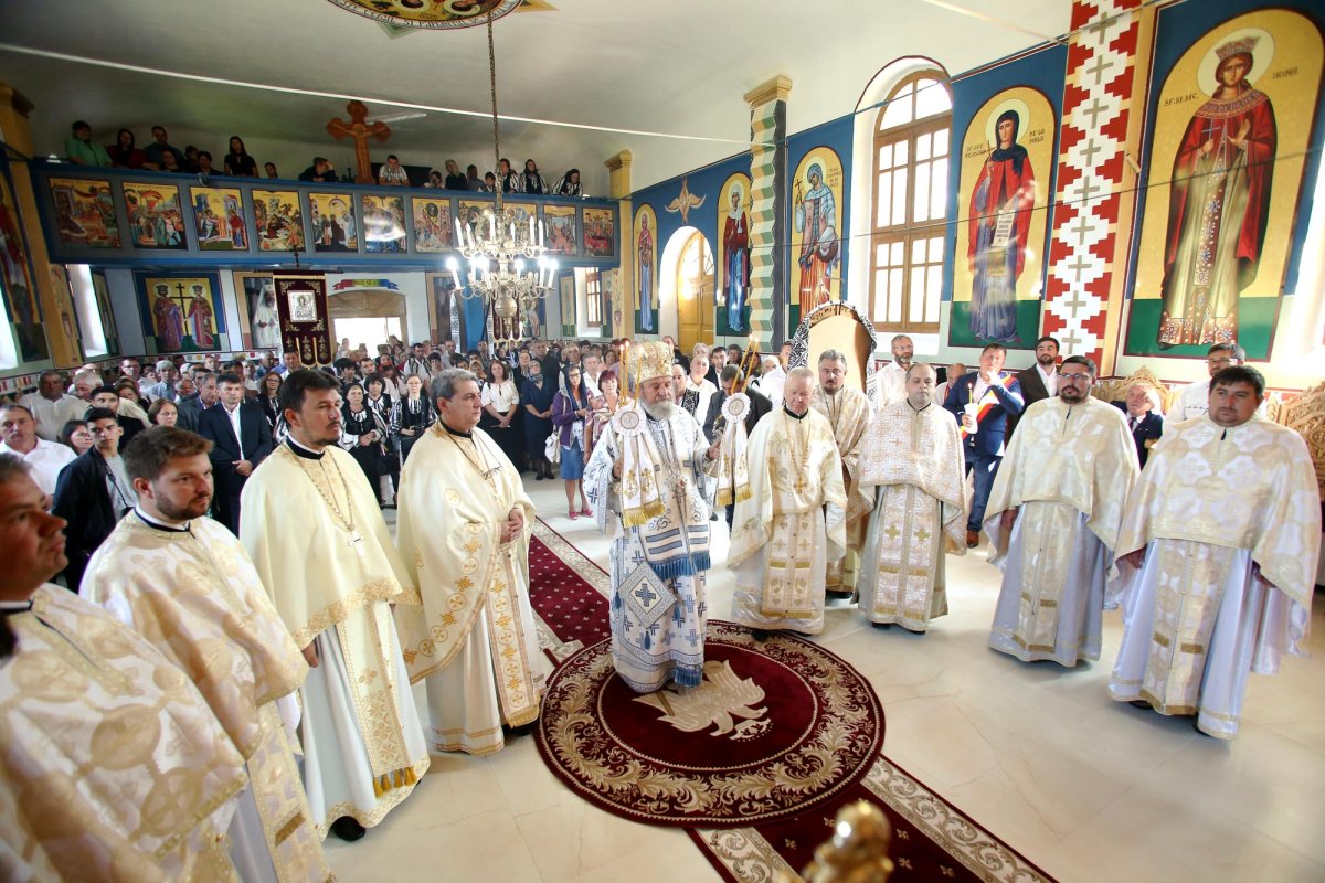 Slujiri arhierești în cea de a 14-a Duminică după Rusalii 11475