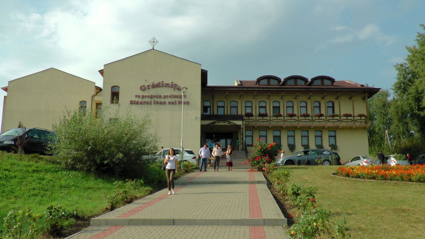 Deschidere de an şcolar la Grădiniţa cu Program Prelungit „Sfântul Ioan cel Nou de la Suceava” 11348