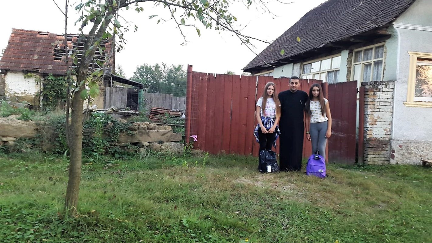 Ghiozdane pentru copiii nevoiași 11425