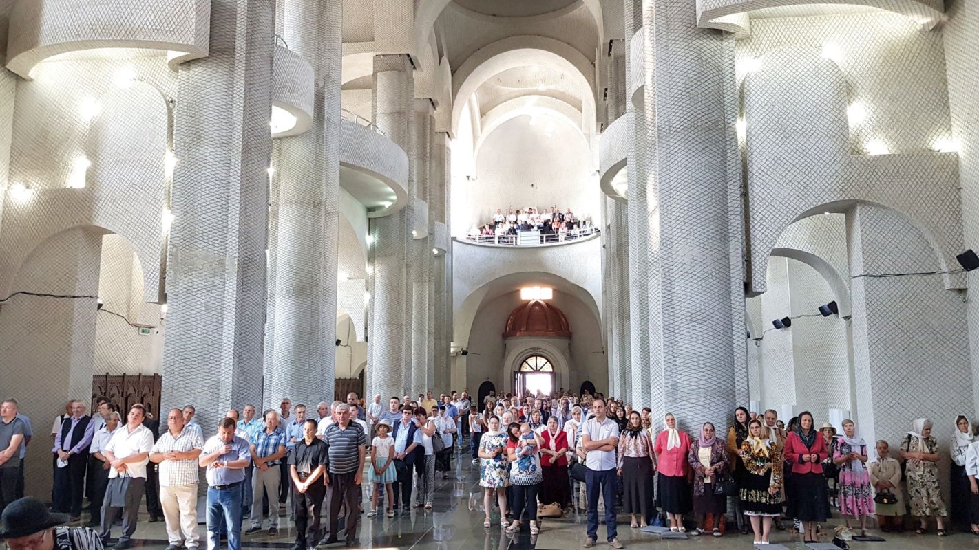 IPS Pimen: „Voinţa lui Dumnezeu este sfinţirea vieţii noastre” 11344