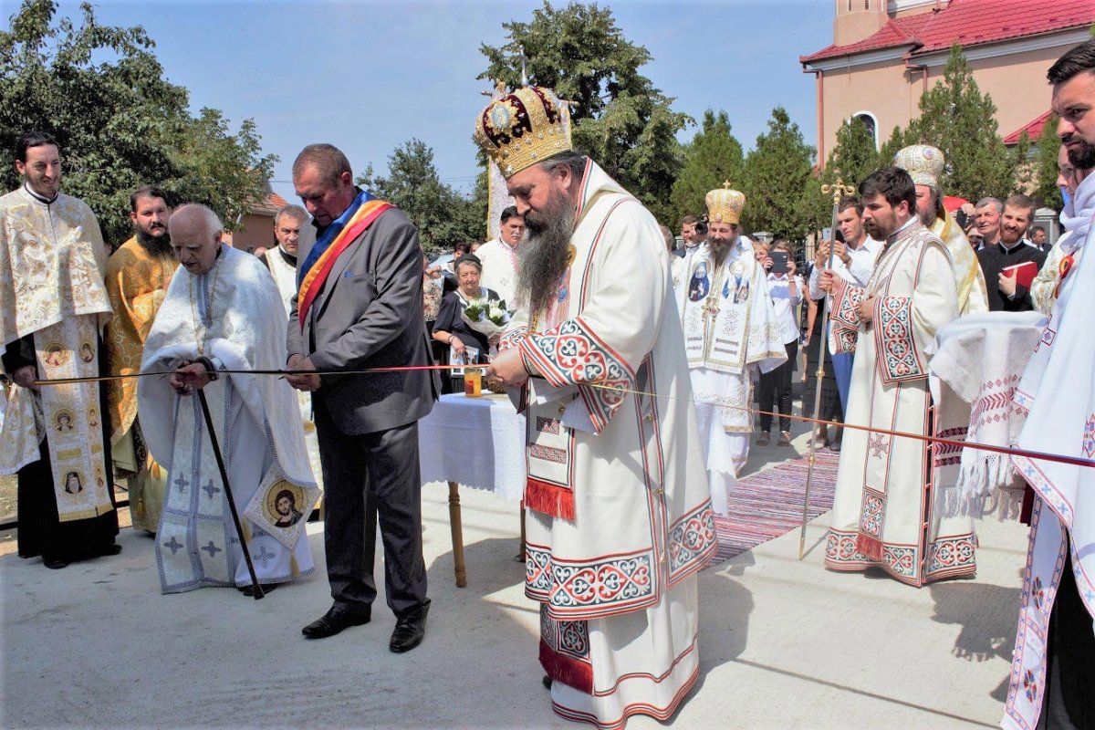 Monumente închinate făuritorilor Unirii, în Parohia Săbolciu, Oradea 11406