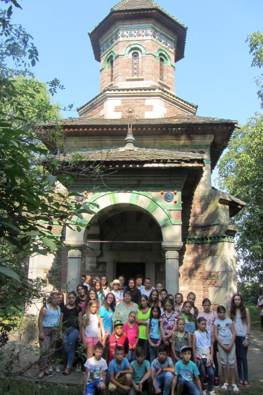 „Tabăra veseliei” în poiana Muncelului 11352