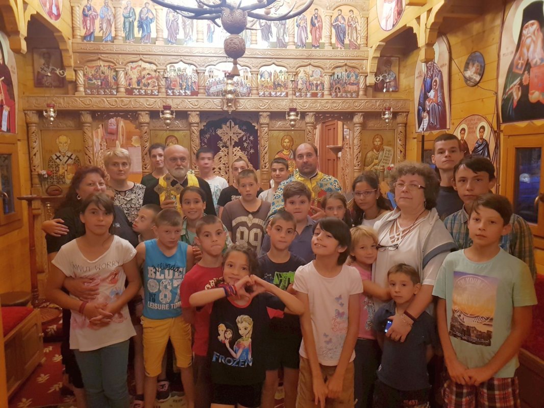 O tabără de neuitat pentru 40 de copii defavorizaţi 11247