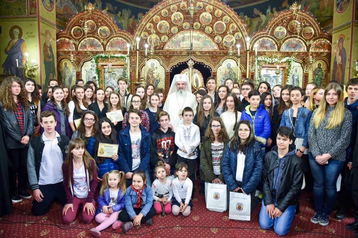 Educația - lumină pentru viață şi bucurie de Centenar 11061