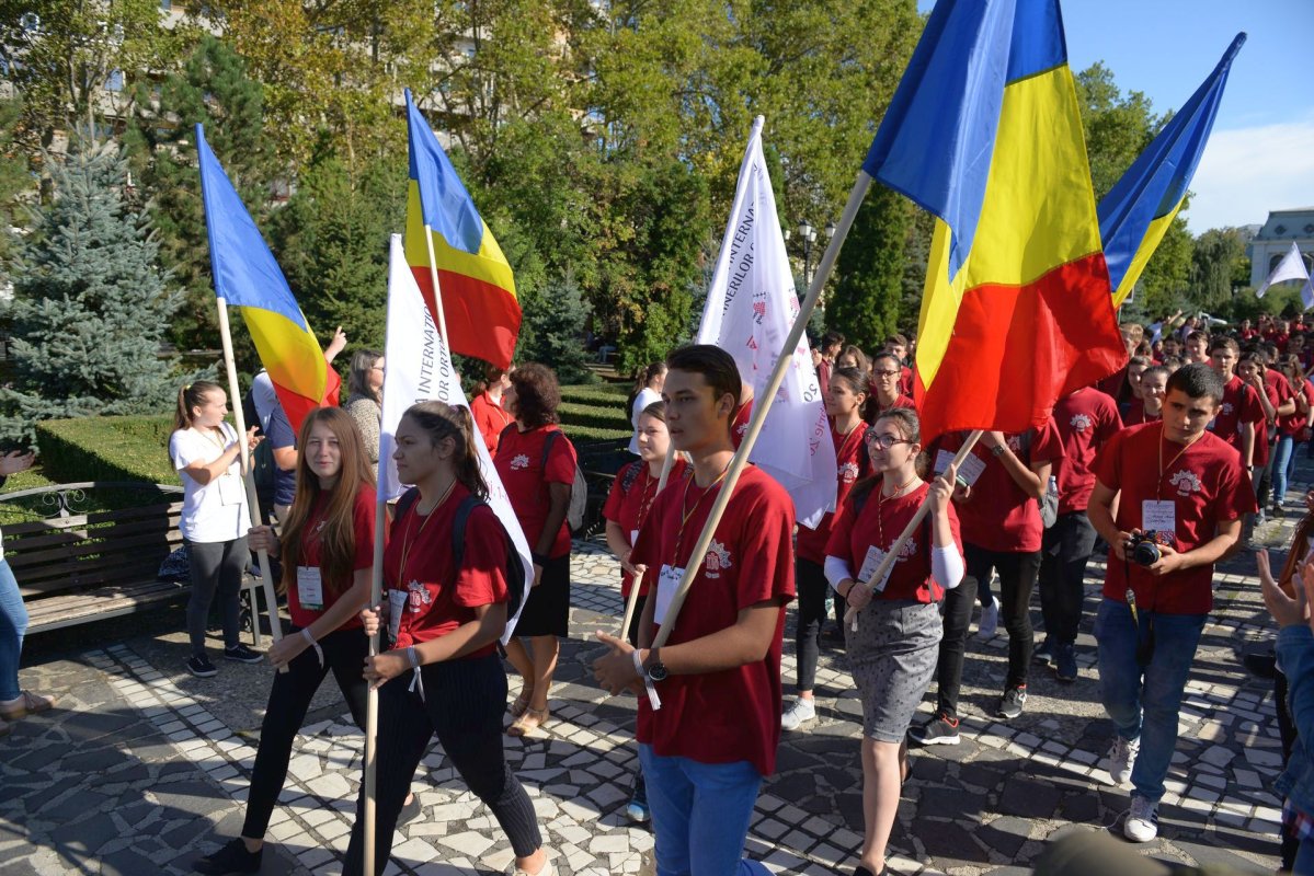 Tinerii, speranța unității și mărturia credinței autentice 11320