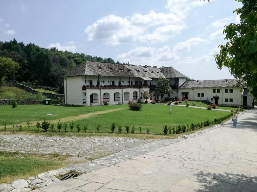 Oraşele Horezu şi Ocnele Mari din Vâlcea 10992