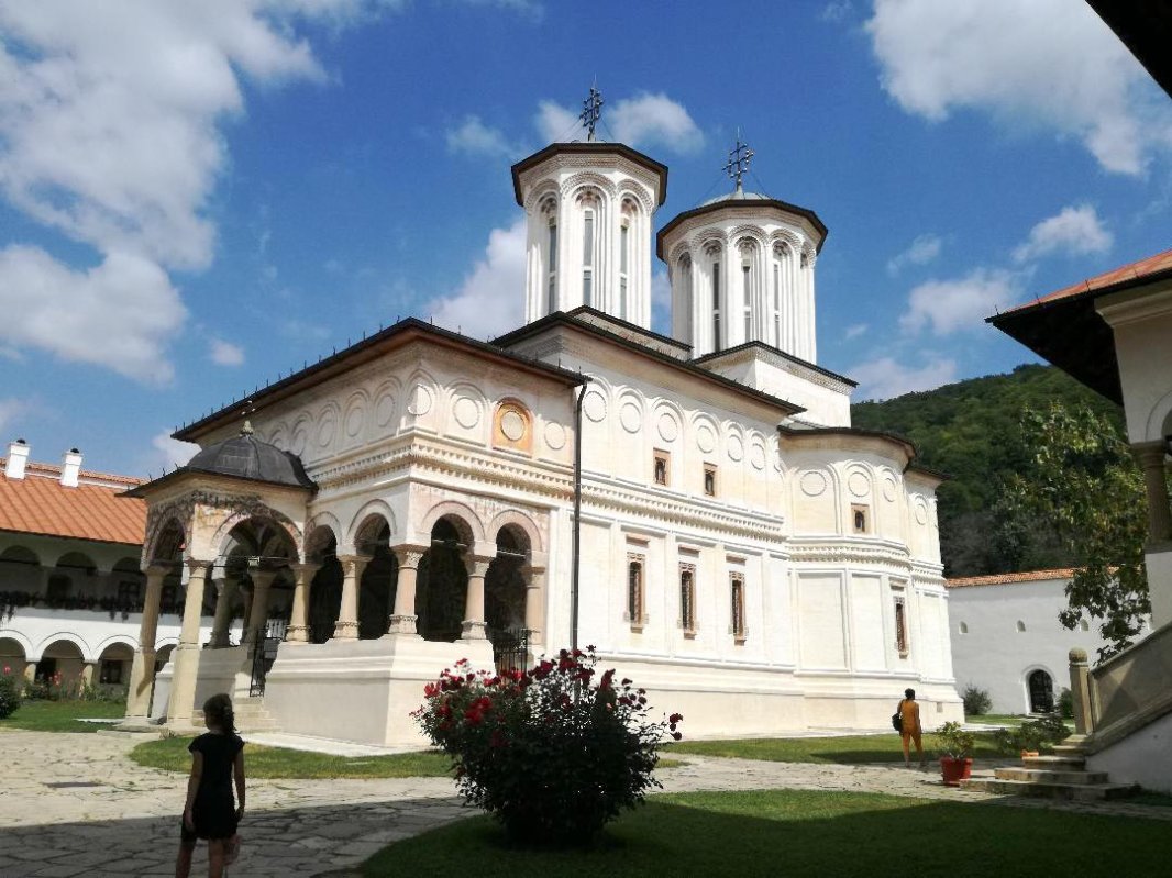 Oraşele Horezu şi Ocnele Mari din Vâlcea 10994