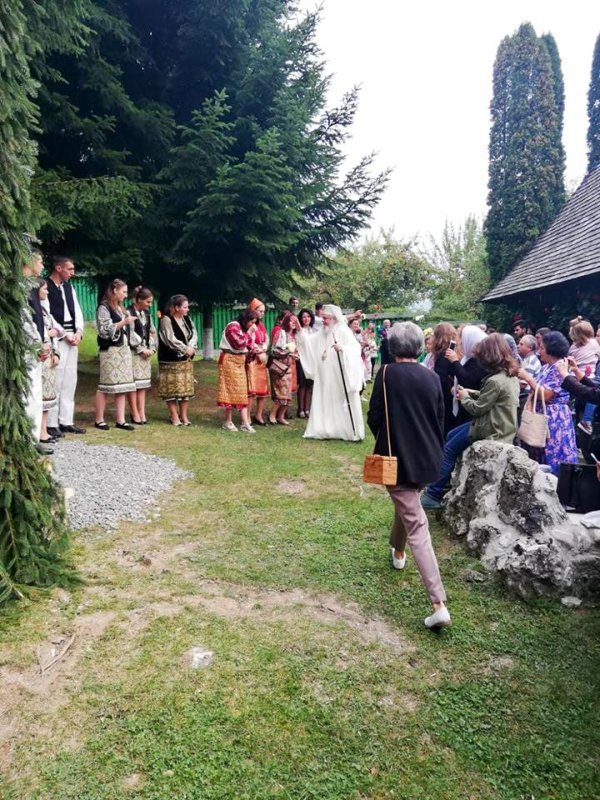 Patriarhul României la Schitul Dragoslavele 11024