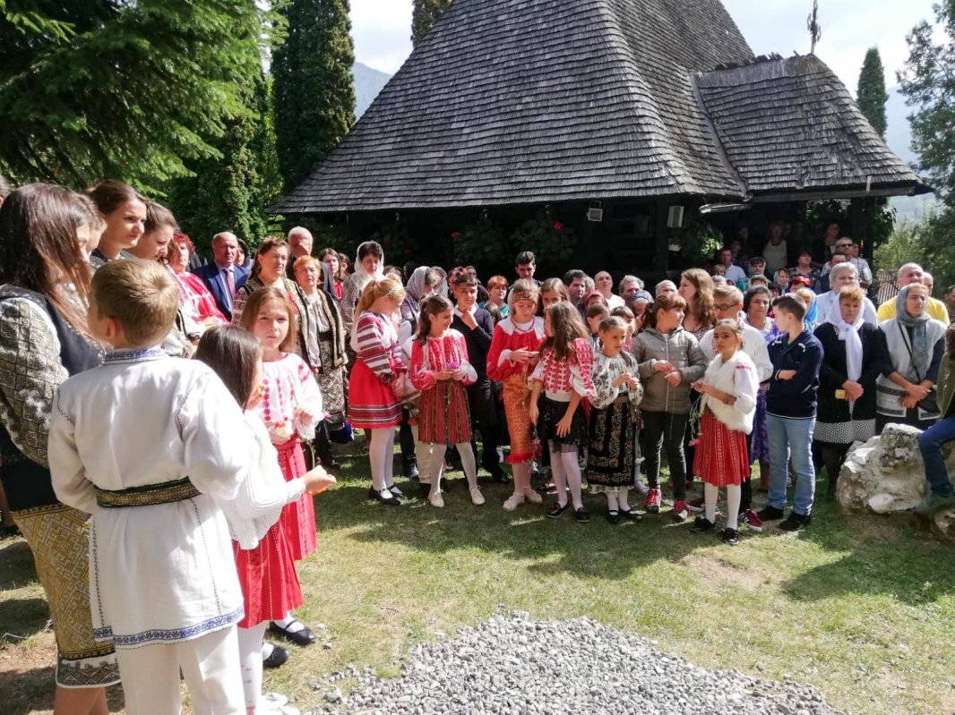 Patriarhul României la Schitul Dragoslavele 11027