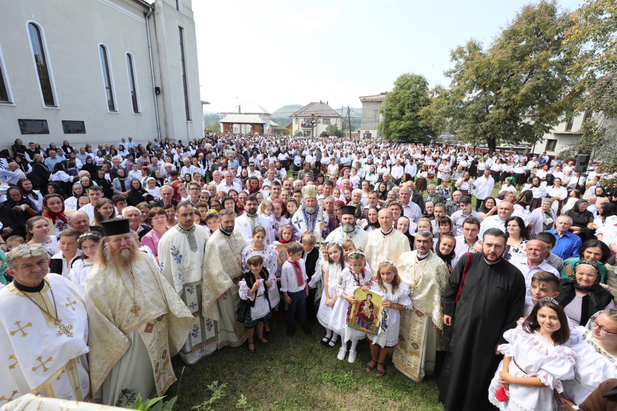 Slujiri arhierești la sărbătoarea Nașterii Maicii Domnului 10986