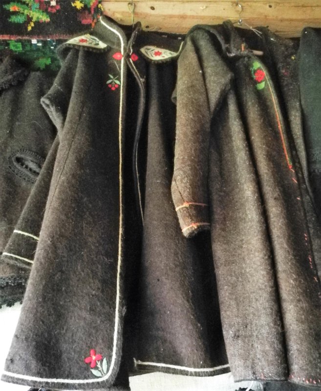 Sufletul satului, aciuat în ograda lui Dionizie Olenici 11017