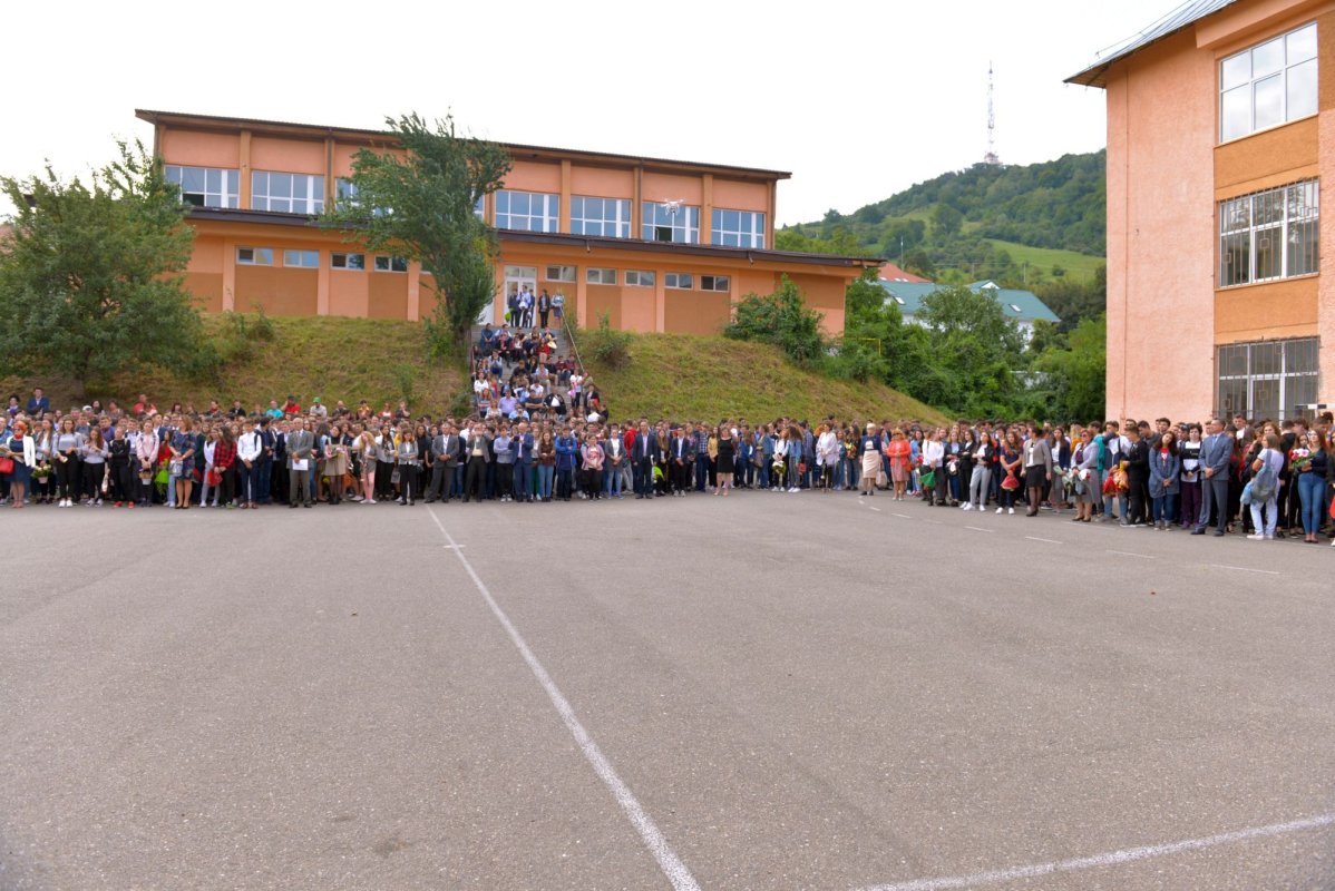 IPS Teofan: „Să fiţi stânci şi arbori puternici!” 10847